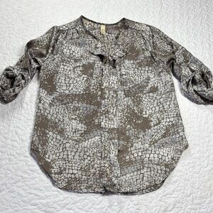 Lovely Day Gray Abstract Silky Blouse size small